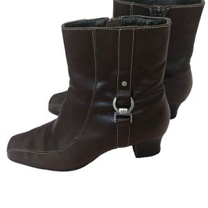 Vintage (1980s) Anne Klein Brown‎ Leather Side Zip Booties. Size 6.5